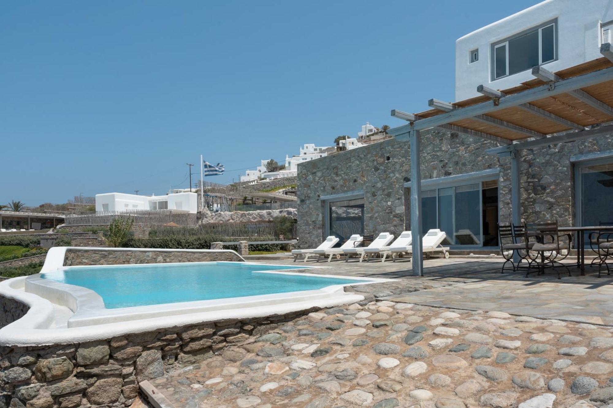 Coventina - Med Villa Agios Ioannis Diakoftis